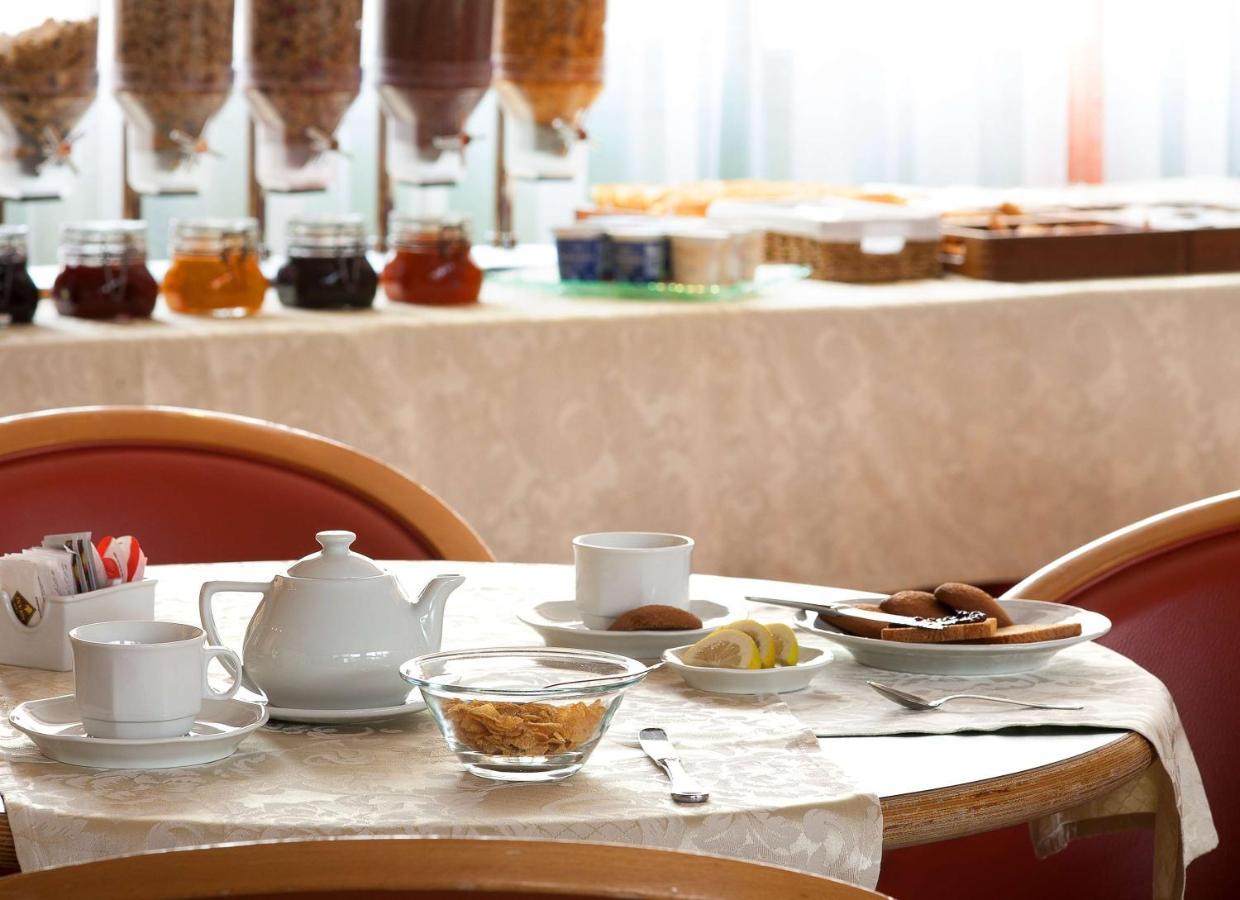 Best Western Hotel Leonardo Da Vinci Erba Ngoại thất bức ảnh