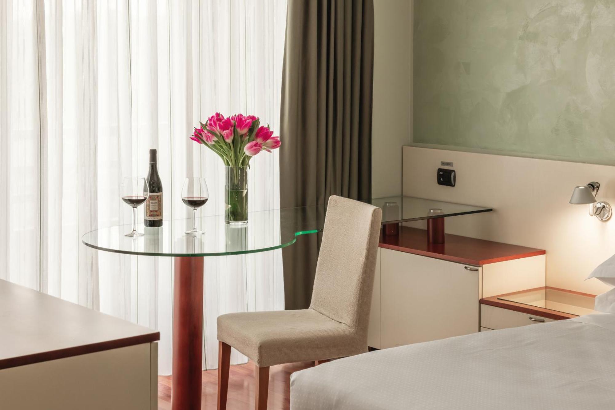 Best Western Hotel Leonardo Da Vinci Erba Ngoại thất bức ảnh